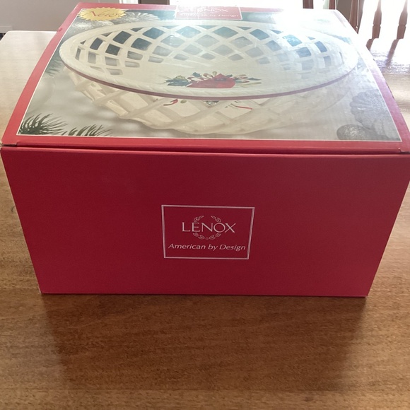 Lenox Winter Greetings Open Weave Bread Basket MIB - Picture 5 of 6